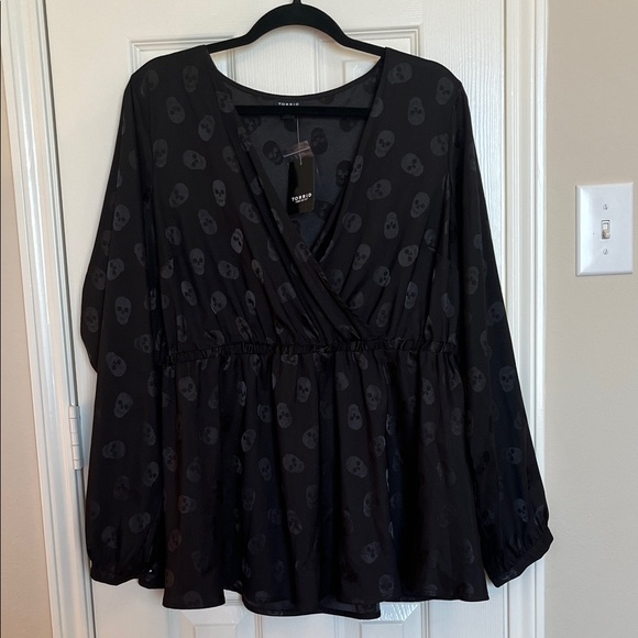 torrid Tops - NWT Torrid Skull Babydoll Top